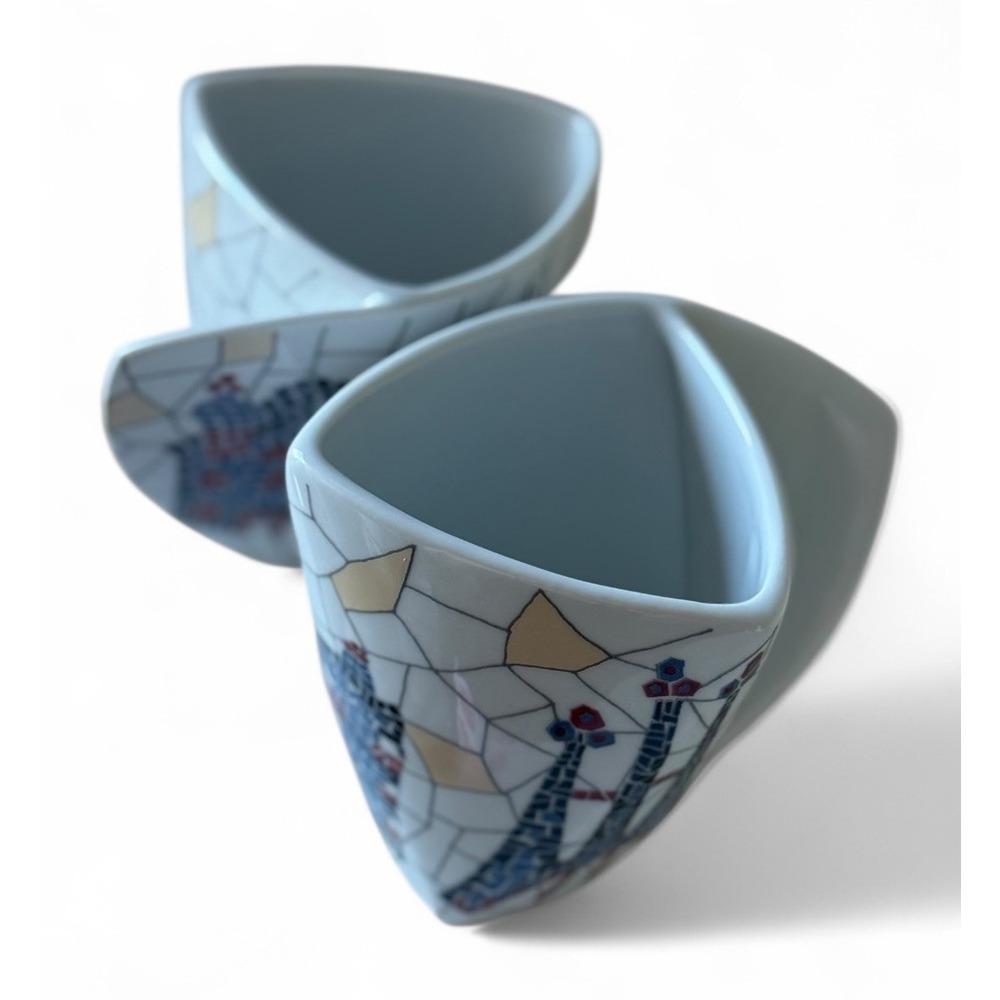 Set Of 2 Antoni Gaudi Barcelona Mugs Sagrada Familia Mosaic Triangle Shape - Picture 6 of 10
